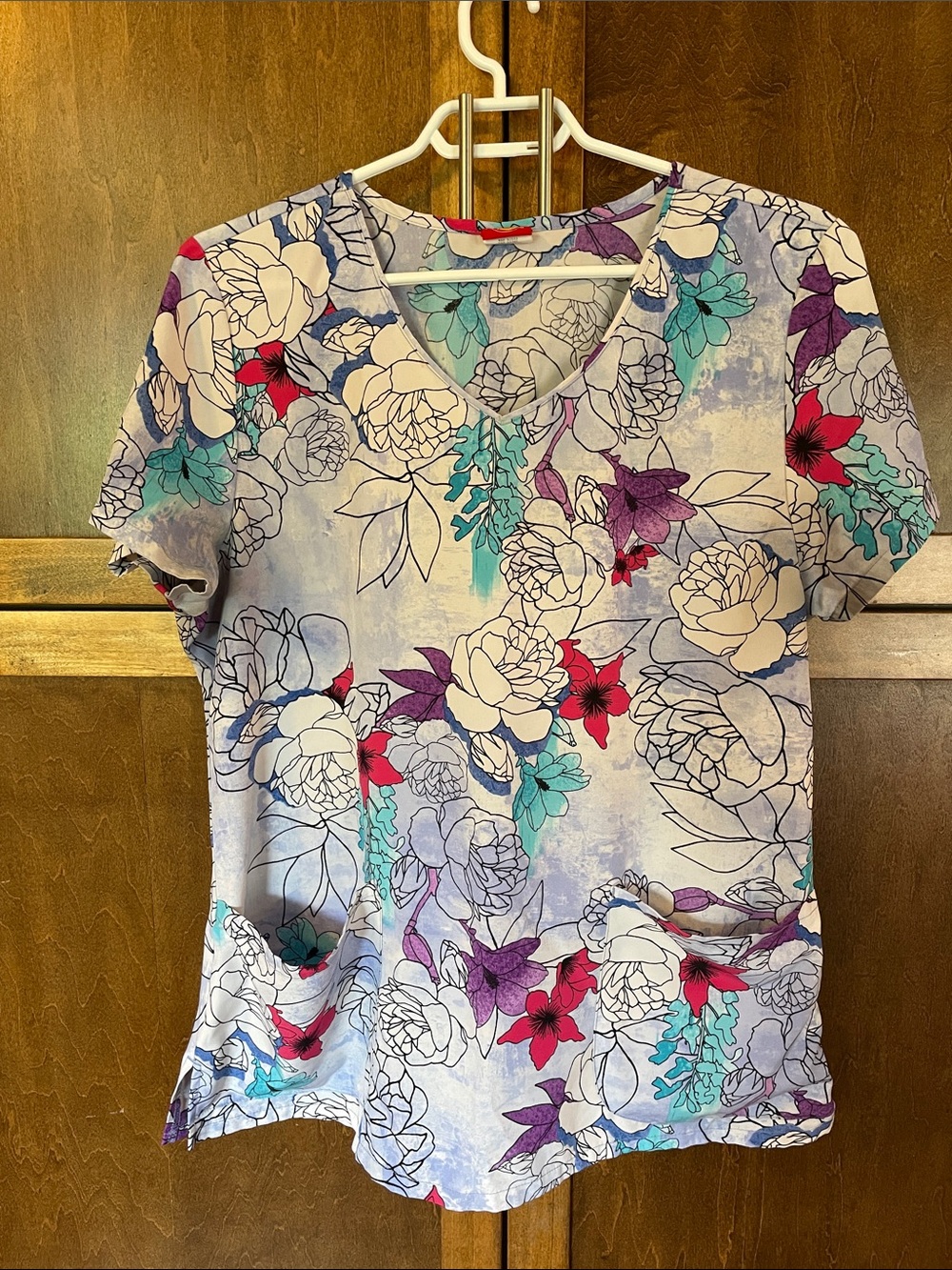 Dickies Floral V-Neck Women's Scrub Top in Lavender with Multicolor Blooms